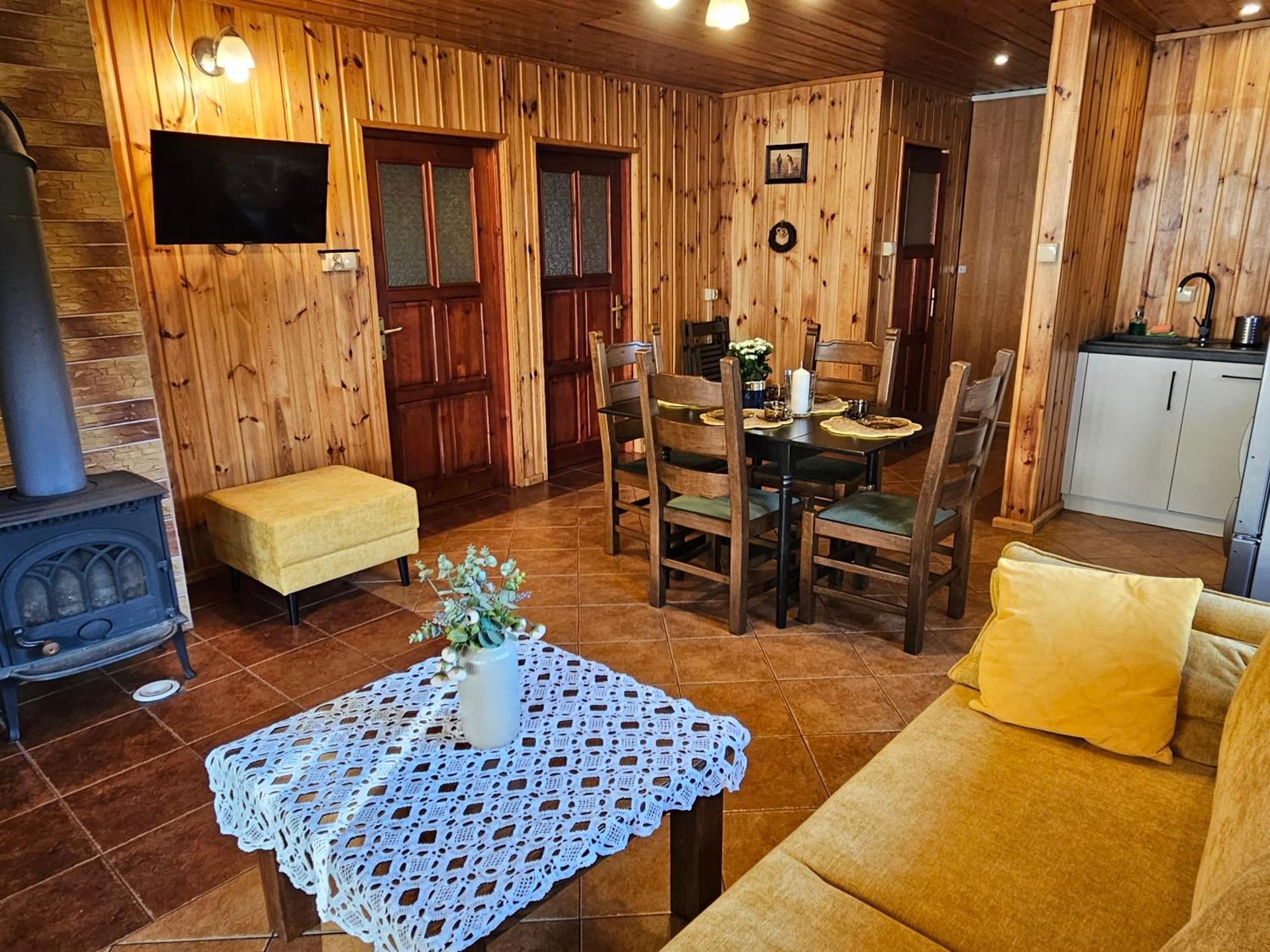 Pokoje I Domki Przy Lesniczowce Wiele Exterior foto